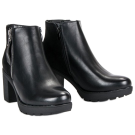 Anesia Paris Botines negros en el poste 5