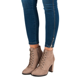 Juliet Botas atadas en el poste marrón 1 Juliet Botas atadas en el poste marrón 1