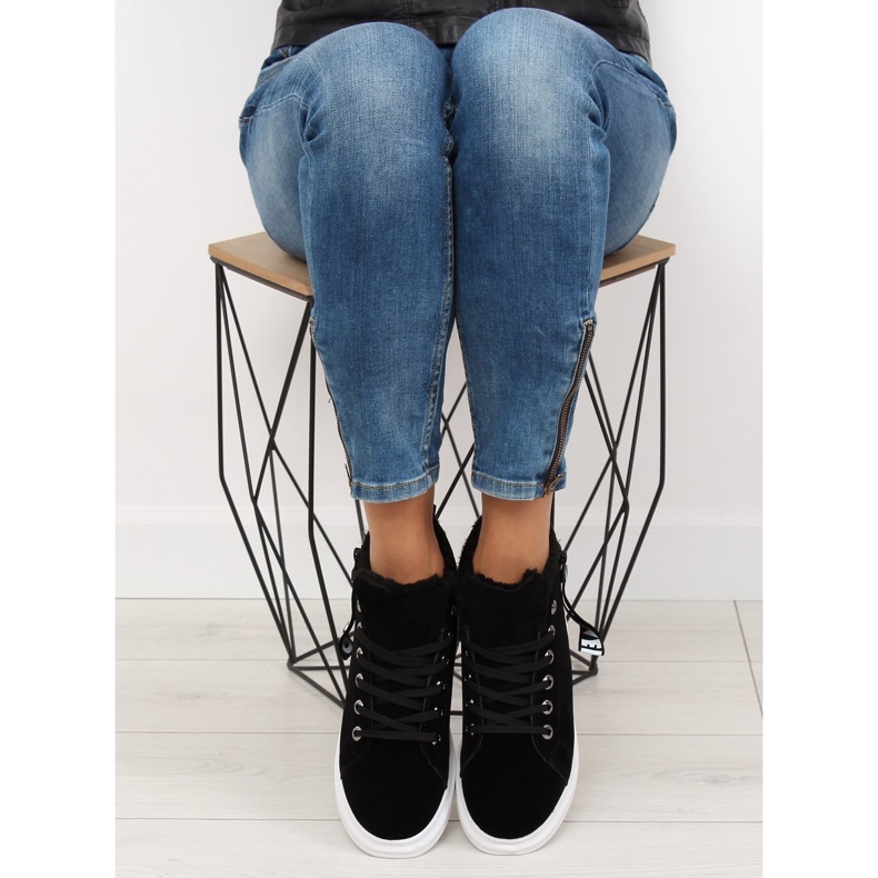 Zapatillas negras con aislamiento 2018-67 negro 2 Zapatillas negras con aislamiento 2018-67 negro 2