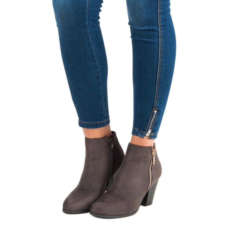 Groto Gogo Botines de gamuza en una barra gris 1 Groto Gogo Botines de gamuza en una barra gris 1