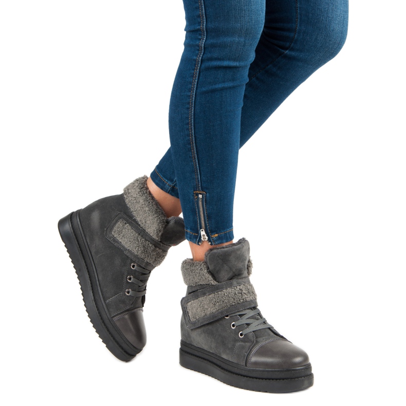 Botas grises cálidas 2