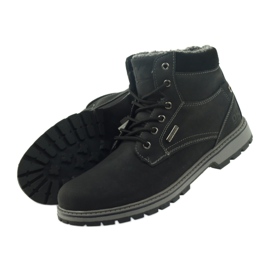DK Tramperos aislados con piel negro 4