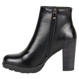 Weide Botines negros en el poste 5
