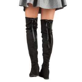 Bestelle Botas de muslo negras en cuña negro 8
