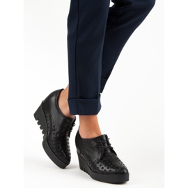 J. Star Zapatos calados en una cuña negro 5