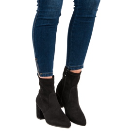 Small Swan Botas elegantes en un poste negro 3