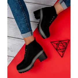 Botas ligeras de tacón alto negro 7