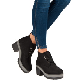 Botas ligeras de tacón alto negro 6