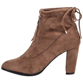 Mannika Botas de gamuza con estilo marrón 1