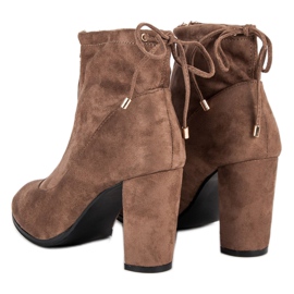 Mannika Botas de gamuza con estilo marrón 2