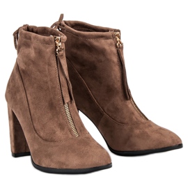 Mannika Botas de gamuza con estilo marrón 3