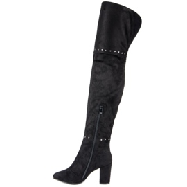 Botas de muslo negras en el poste negro 4