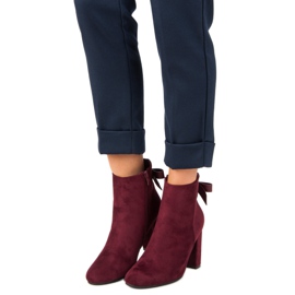Ideal Shoes Botines rojos con estilo 7