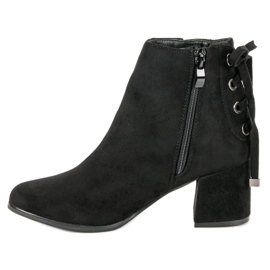 Botas de mujer con ribete negro 3