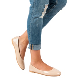 Top Shoes Bailarinas lacadas marrón 6