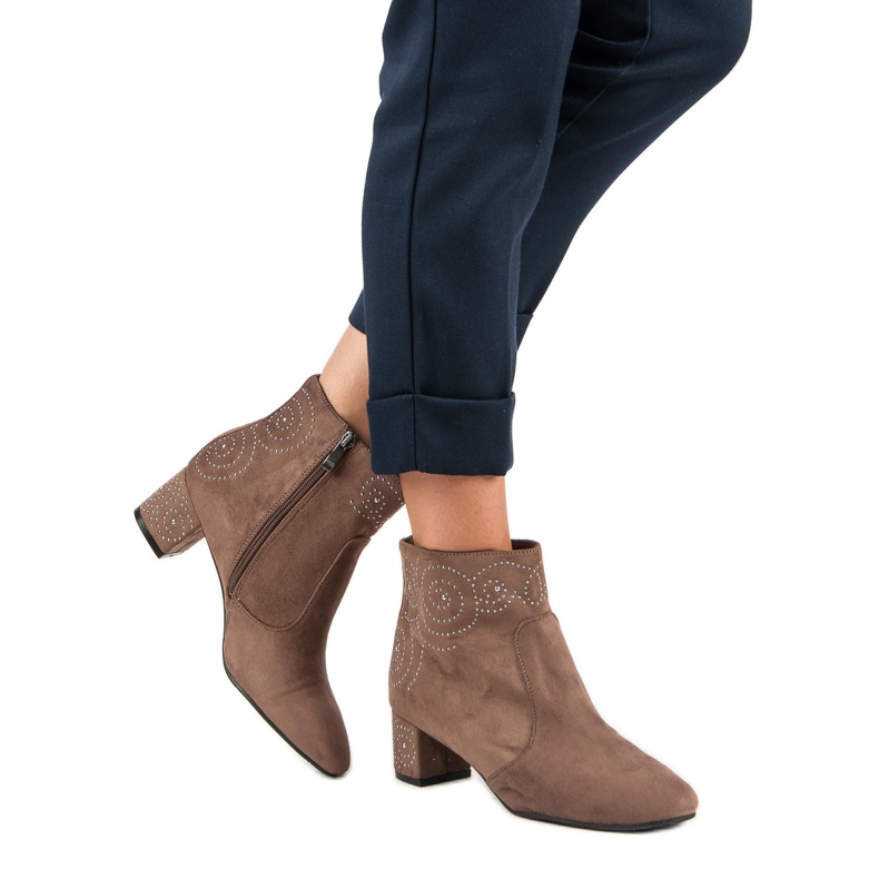 Botas de gamuza con estilo marrón 1 Botas de gamuza con estilo marrón 1