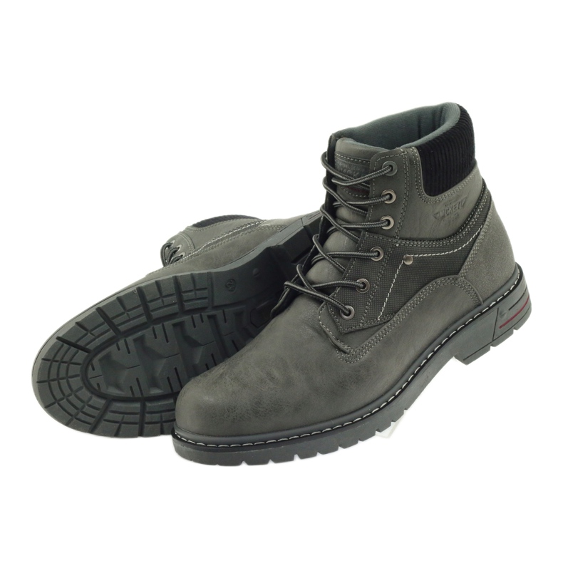 Botas grises atadas McKey 616 5