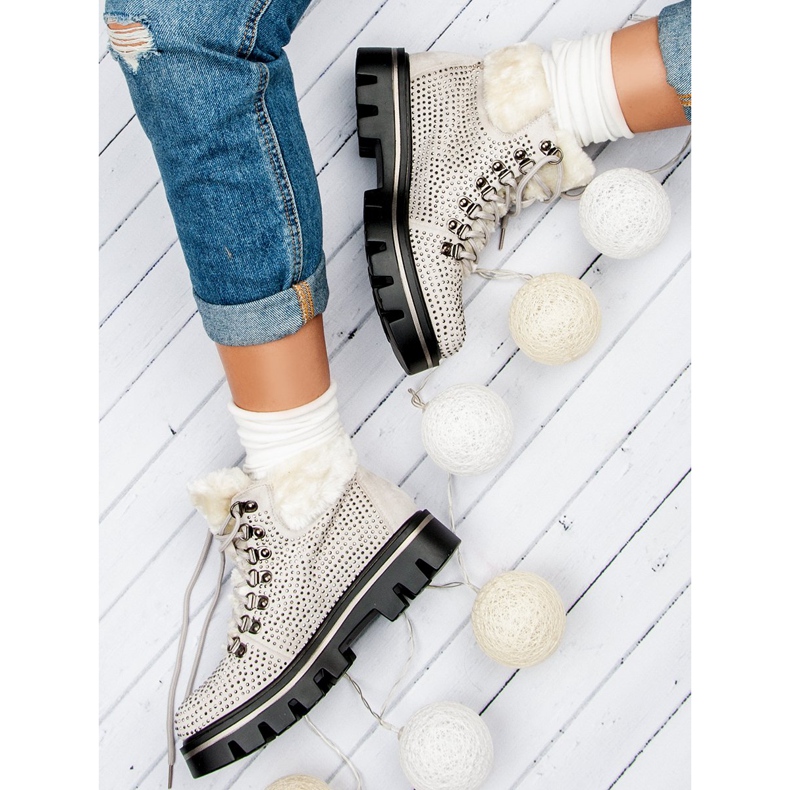 Kylie Botas con estilo con protector marrón 1 Kylie Botas con estilo con protector marrón 1