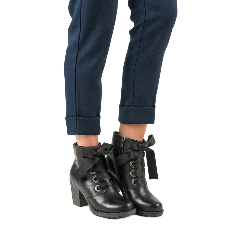 Botas de piel atadas de VINCEZA negro 2