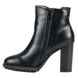 Kylie Botines negros en un poste 1 Kylie Botines negros en un poste 1