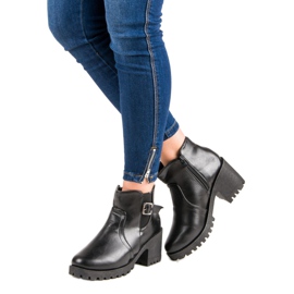 Botas negras con piel negro 6