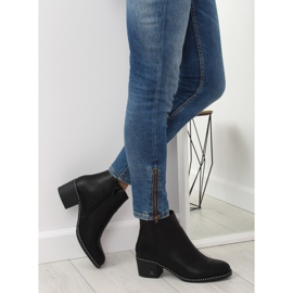 Botas con tacón estable negro BH120-KB 9