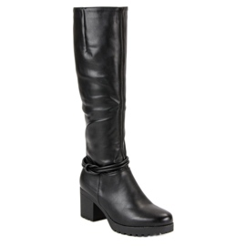 Filippo Botas casuales en el poste negro 4