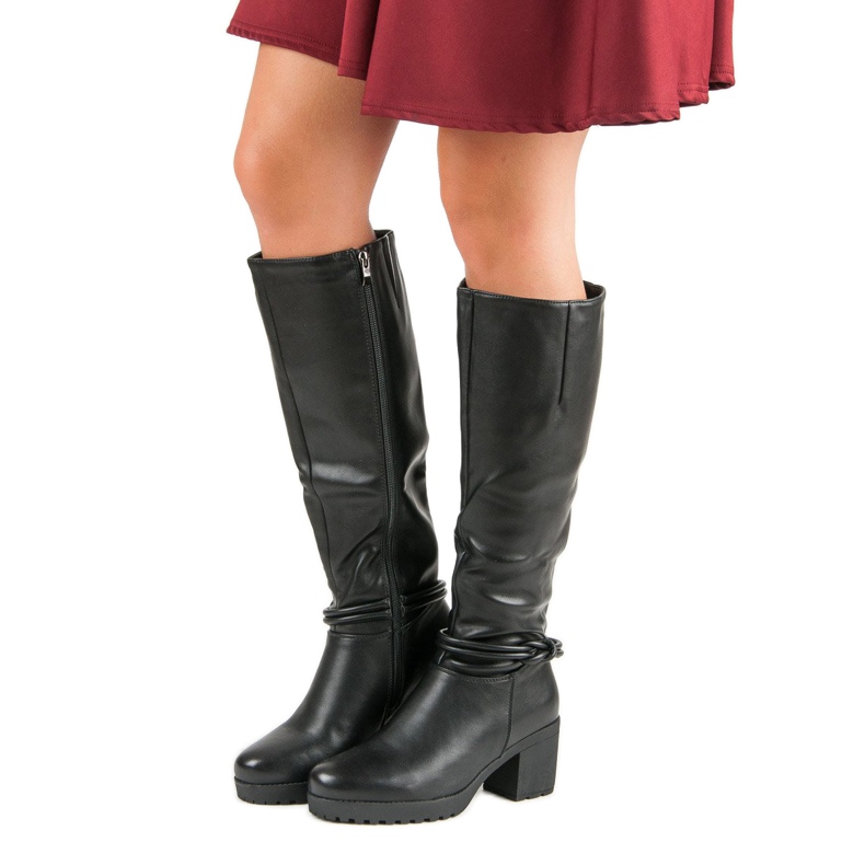 Filippo Botas casuales en el poste negro 2 Filippo Botas casuales en el poste negro 2