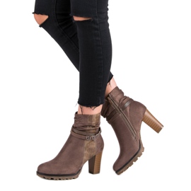 Super Mode Botas con estilo en el poste marrón 2 Super Mode Botas con estilo en el poste marrón 2