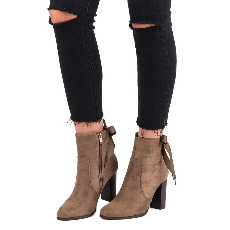 Super Mode Botas elegantes en un poste marrón 1 Super Mode Botas elegantes en un poste marrón 1