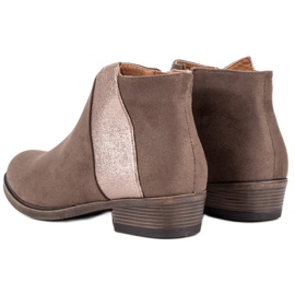 Janessa Botas beige clásicas 3
