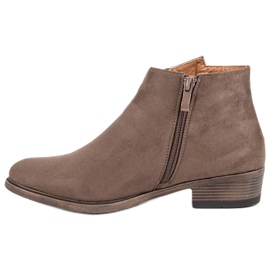 Janessa Botas beige clásicas 4