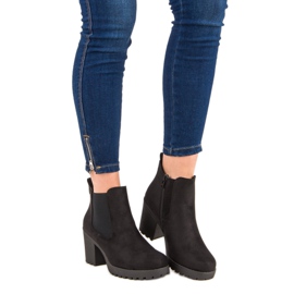 Ideal Shoes Botines Chelsea de ante en la plataforma negro 1
