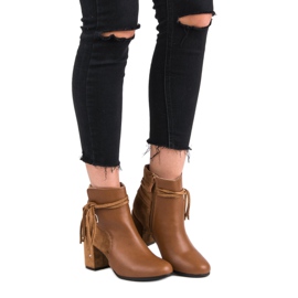 Nio Nio Botines de camello en un poste marrón 1 Nio Nio Botines de camello en un poste marrón 1