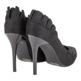 Elegantes tacones negros 4
