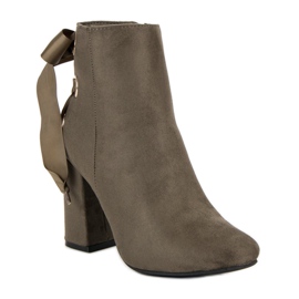Ideal Shoes Botas sexy en un poste gris 2