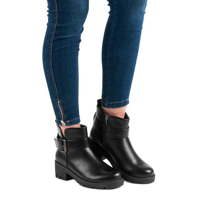 Kayla Trabajadores negros en la plataforma 1