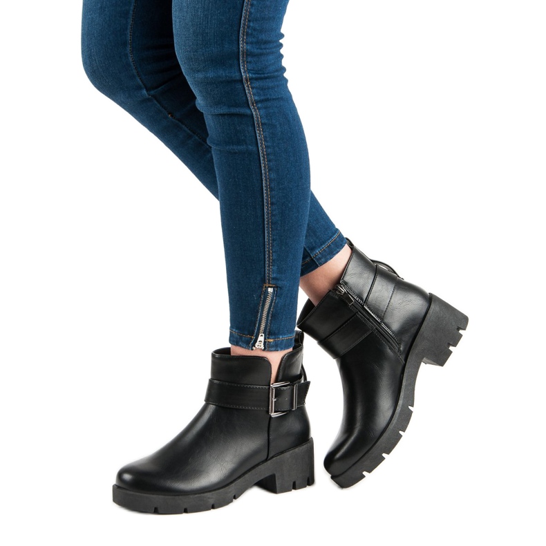 Kayla Trabajadores negros en la plataforma 2