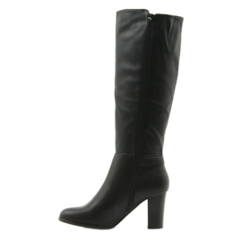 Botas en el poste Sergio leone negro 2