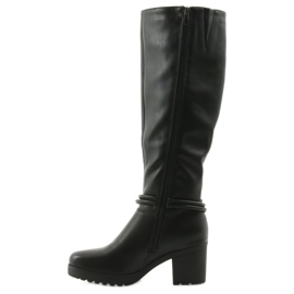 Botas negras FILIPPO 476 en el poste negro 2