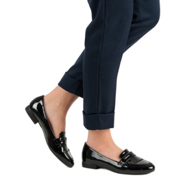 Mocasines lacados negro 1