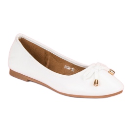 Bailarina blanca con un lazo blanco 2