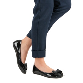 Comer Bailarina con un lazo negro 1 Comer Bailarina con un lazo negro 1