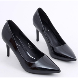 Bombas en una clavija negra LE011P-ST Black negro 1 Bombas en una clavija negra LE011P-ST Black negro 1