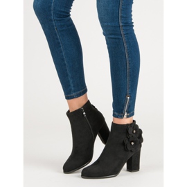 Botines de gamuza en una barra negro 1