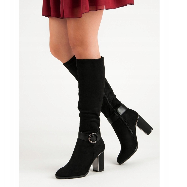 Super Me Botas elegantes en un poste negro 1 Super Me Botas elegantes en un poste negro 1