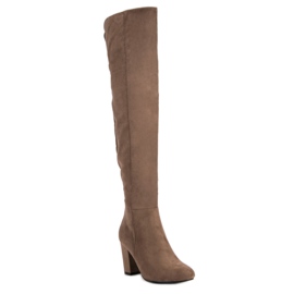 Kayla Mosqueteros beige 2