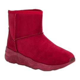 Botas de nieve en la plataforma rojo 5