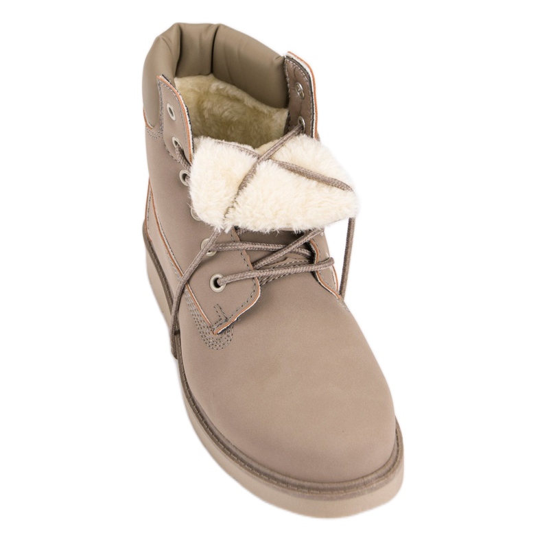 Tramperos en la plataforma marrón 1