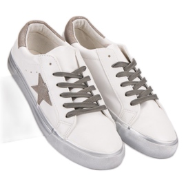 Zapatillas bajas con estilo blanco multicolor 2 Zapatillas bajas con estilo blanco multicolor 2